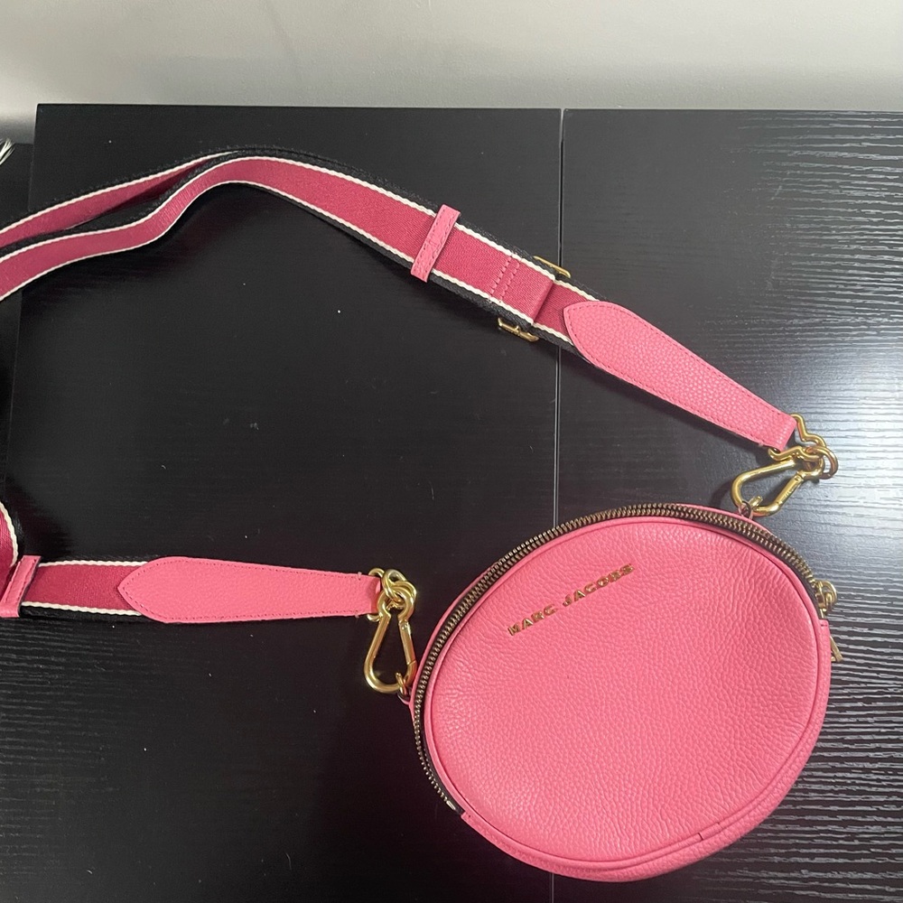 Marc Jacobs Pink Crossbody Bag with Sleek Design